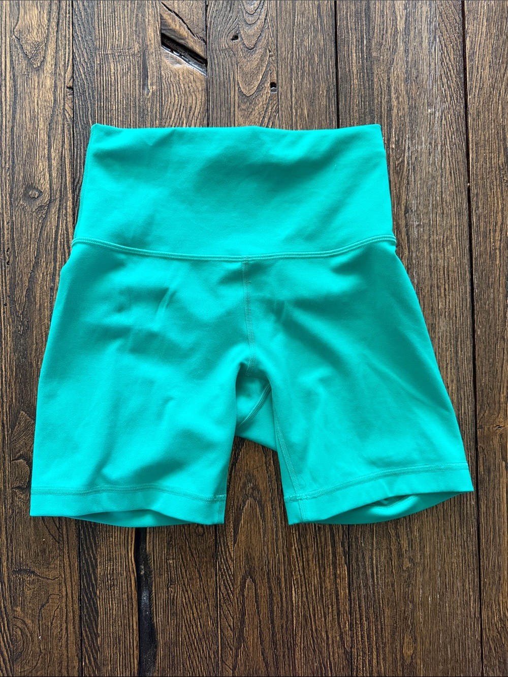 Lululemon Kelly Green shorts